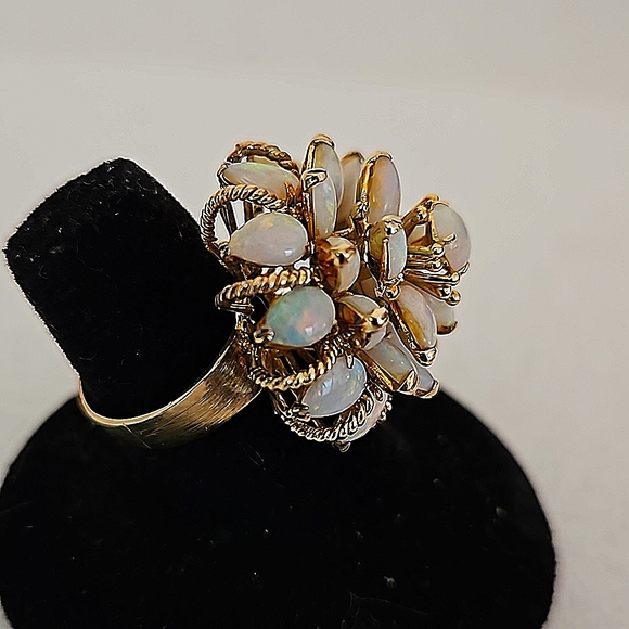 Vintage 14k Opal Flower Cluster Ring - Picture 2 of 9